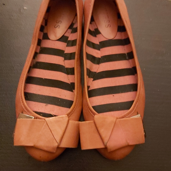Guess flats - Picture 4 of 4
